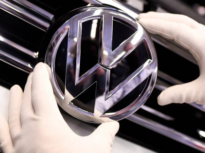 Volkswagen trekt prijzen op voor auto's met verbrandingsmotor