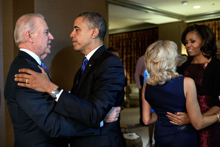 Barack en Michelle Obama vieren samen met Joe en Jill Biden de verkiezingswinst van 2012.  Beeld The White House
