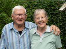 Henk (86) en Annie (83) wonen na 60 jaar huwelijk nog altijd in hetzelfde huis: ‘Als je het zelf hebt gebouwd, wil je zo lang mogelijk blijven’