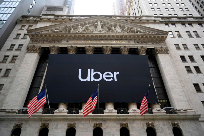 Een banner van Uber fleurde de gevel van de beurs van New York op.