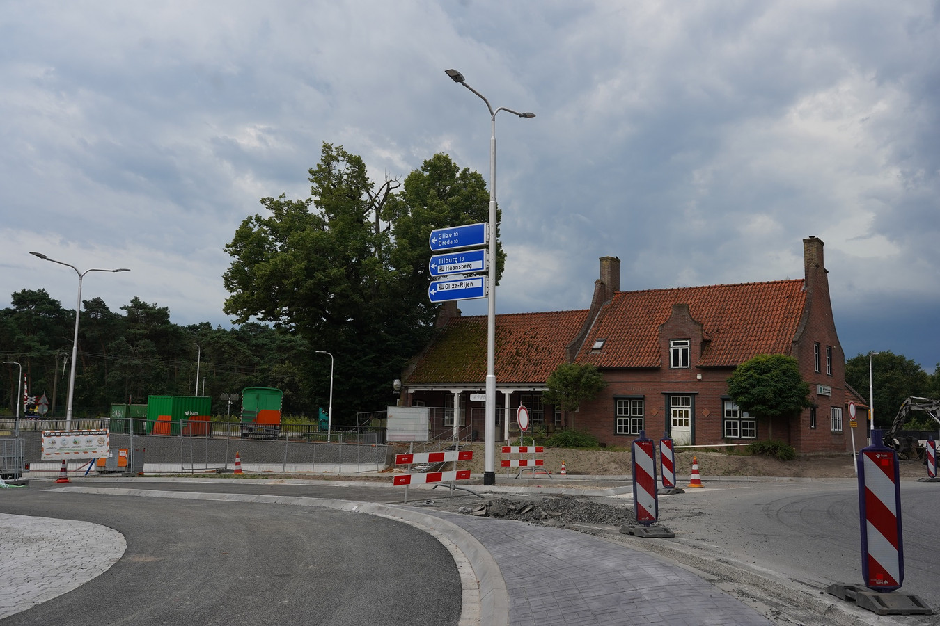 Gilze? Volgens nieuw verkeersbord heet de plaats nu Glize | Foto | bd.nl