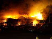 Mogelijk sprake van brandstichting bij brand aan Kasteeldreef in Drunen, politie doet onderzoek