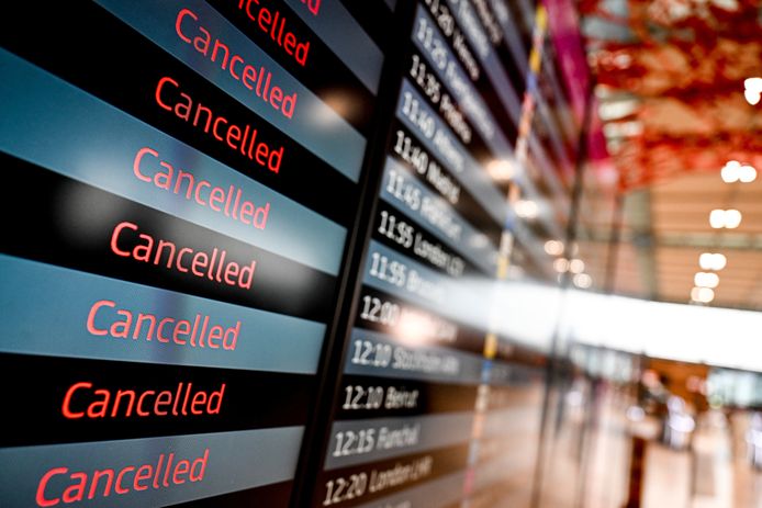 De luchthavens van Berlijn, Bremen en Hamburg hebben besloten alle vertrekkende vluchten te schrappen vandaag.