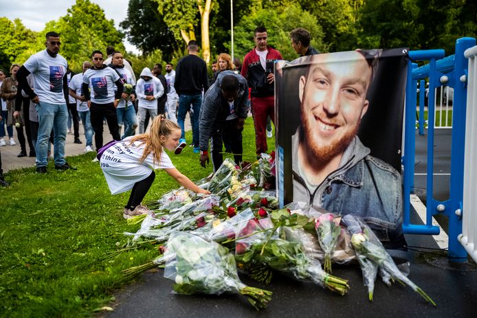 Familie en vrienden hielden afgelopen zaterdag een stille tocht door Zwijndrecht voor het slachtoffer.