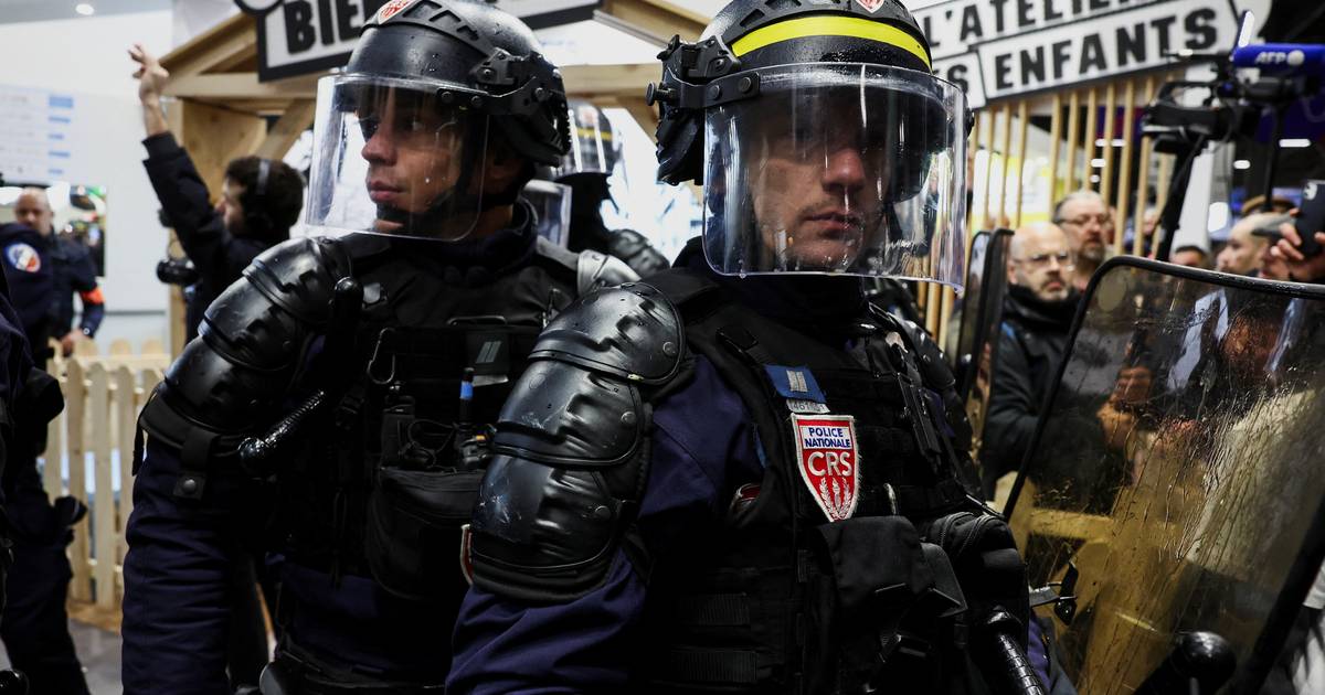Sifflets et heurts avec la police: l’arrivée mouvementée de Macron au Salon de l’agriculture