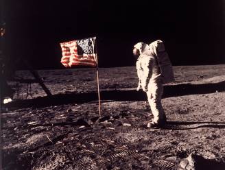 Oud NASA-medewerker wordt miljonair met verkoop originele videobanden maanlanding