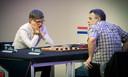 Roel Boomstra (l) strijdt voor de tweede keer in zijn loopbaan tegen Alexander Shartvsman om een wereldtitel dammen. In totaal is de Nederlander tweevoudig wereldkampioen.