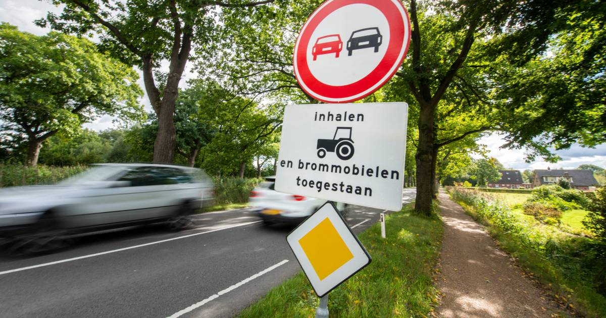 Tractor of brommobiel inhalen op ‘dodenweg’ bij Apeldoorn? Dat wordt ...