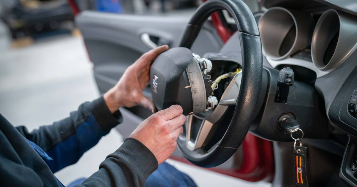 Airbags gestolen in Zaltbommel; dieven hebben het gemunt op Duitse automerken Zaltbommel AD.nl