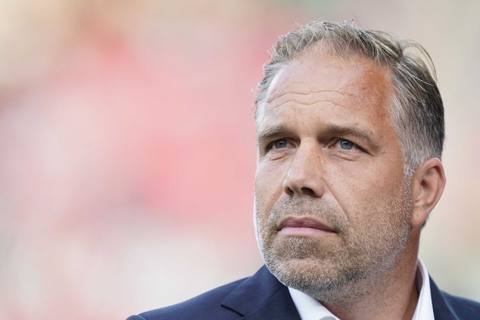 PEC Zwolle-trainer Art Langeler verloor vrijdag ook de tweede wedstrijd van het seizoen. Ditmaal was NEC met 2-0 te sterk.