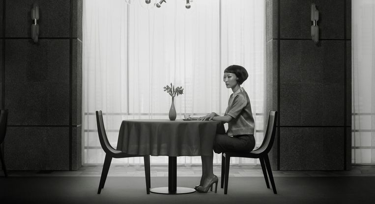 Waiting, Shenzhen 2 (2014). Beeld Erwin Olaf; Flatland Gallery, Amsterdam