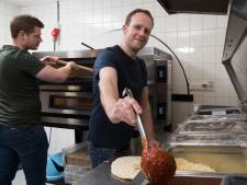 Horecaondernemer uit Raalte kiest Lochem als plek voor vijfde zaak: ‘Soms sta ik ineens pizza te bakken’