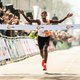 Ondanks last van de hamstring loopt Abdi Nageeye een Nederlands record in Rotterdam