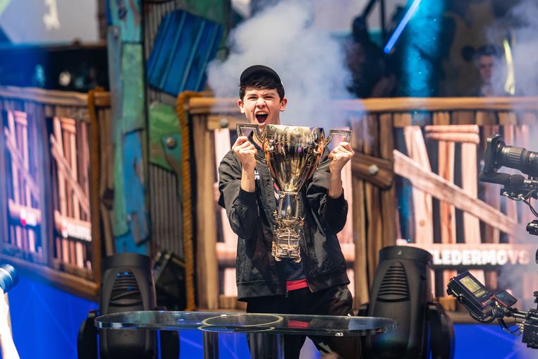 Kyle Giersdorf won niet alleen 3 miljoen dollar, maar ook eeuwige roem onder de vele miljoenen Fortnite-fans. Beeld Getty Images