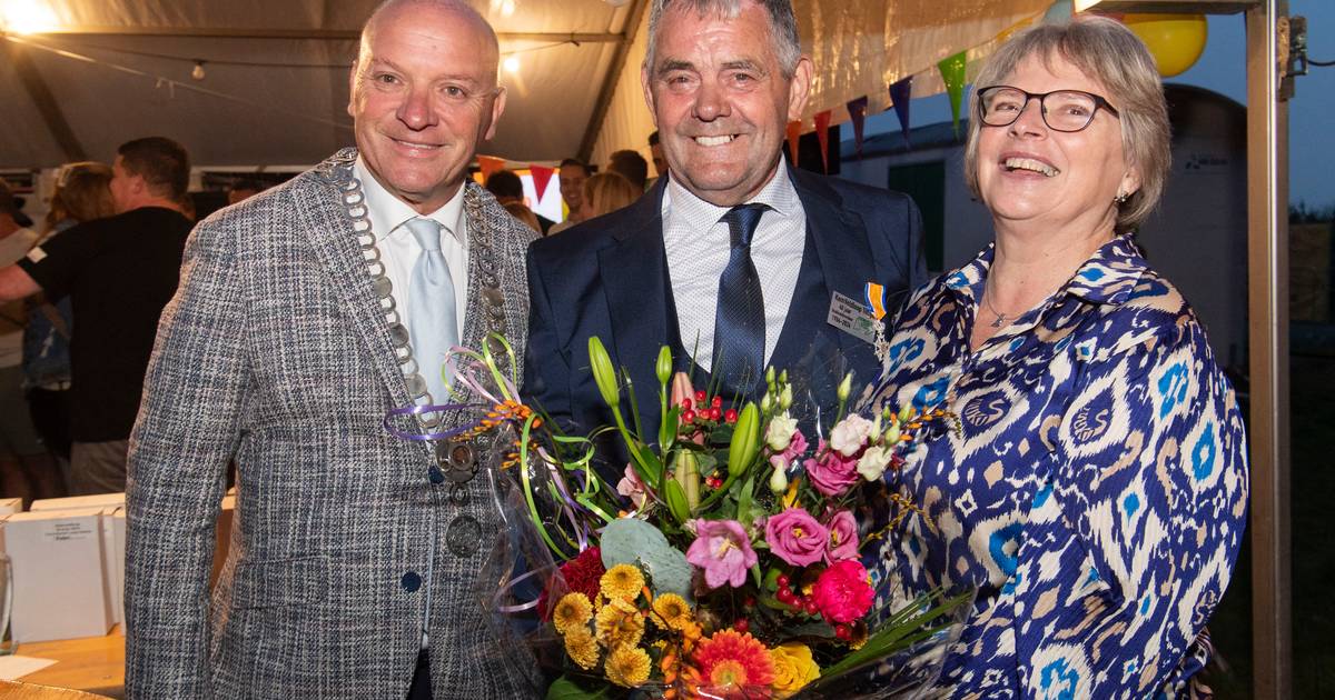 ‘Mister Kemveldloop’ Theo Veldhuis koninklijk onderscheiden