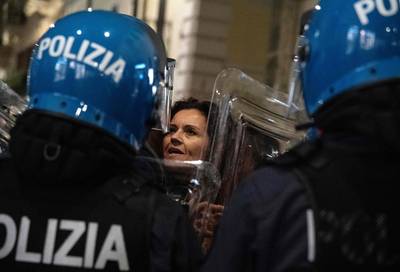 12 arrestaties nadat coronaprotest in Rome ontaardt in rellen