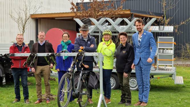 Laarne investeert in mobiele fietsstallingen