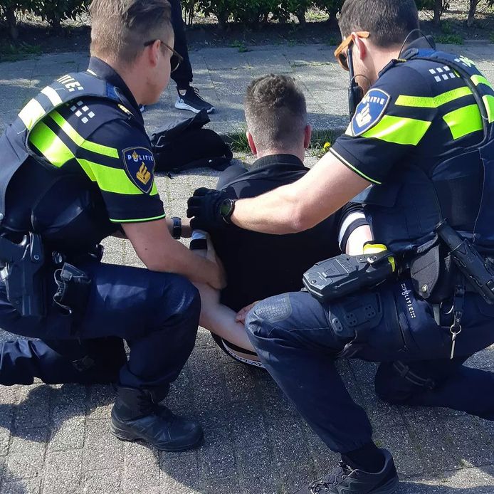 Een man is opgepakt nadat zijn overvalpoging op een Zwolse kapsalon mislukte. Afbeelding ter illustratie.
