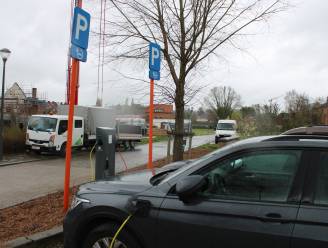 Dentergem onderzoekt waar het elektrische laadpalen gaat plaatsen