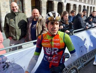 Emil Siegers wint Gent-Wevelgem U17, René Messely bijzonder trots met achtste plaats: “Dit is echt zot!”