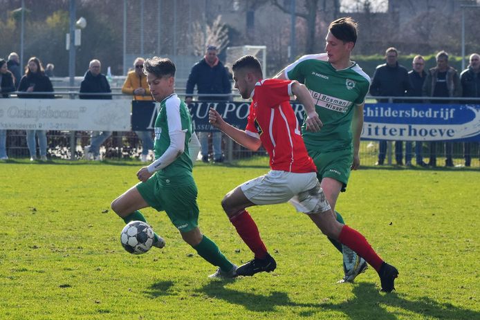 Luctor Heinkenszand (groen, archieffoto) won zaterdag ruim.