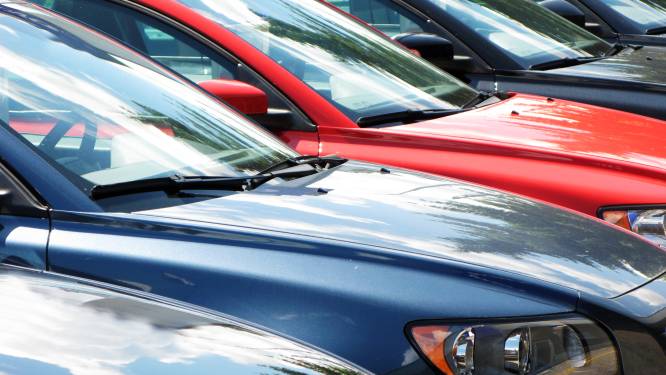 Autobranche ziet omzet stijgen, vooral door duurdere auto's