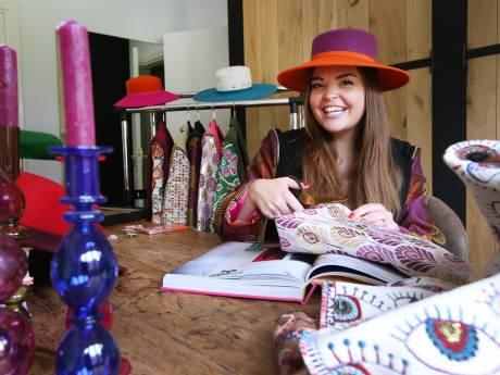 Sanne (25) heeft haar eigen modelabel: ‘Kleding kan een mooi innerlijk versterken’