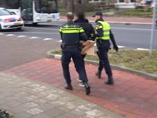 Ongeloof om dood jonge, neergestoken vrouw: ‘Hoe moet haar kindje verder zonder moeder?’