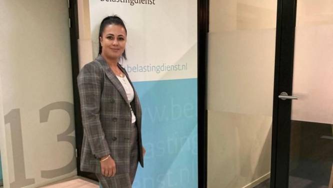Zakia helpt Nijmegenaren gratis met belastingaangifte: 'Ik zie dat mensen zorgen hebben'
