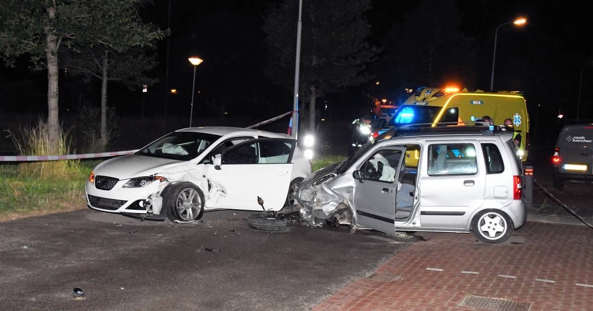 Twee gewonden bij frontale botsing in Vlissingen.