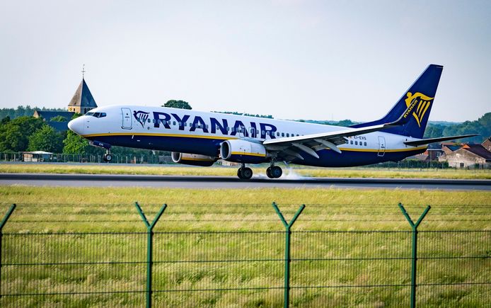Een vliegtuig van de Ierse luchtvaartmaatschappij Ryanair in Brussels Airport.