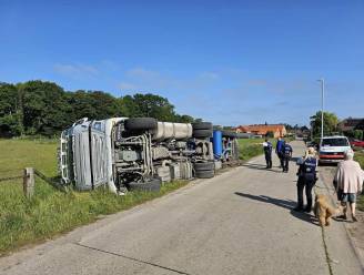 Vrachtwagen met suikerwater gekanteld op Eigen