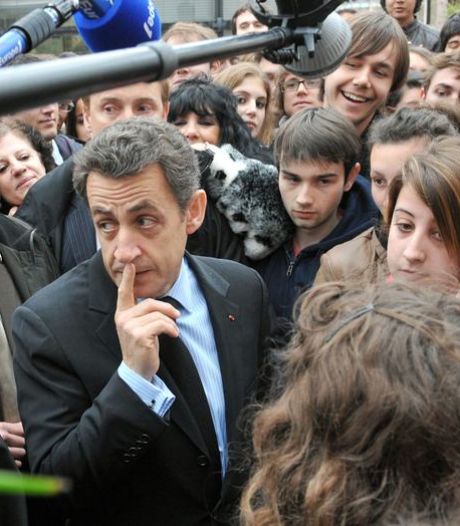 Mauvaise passe pour Sarkozy, un remaniement à nouveau évoqué