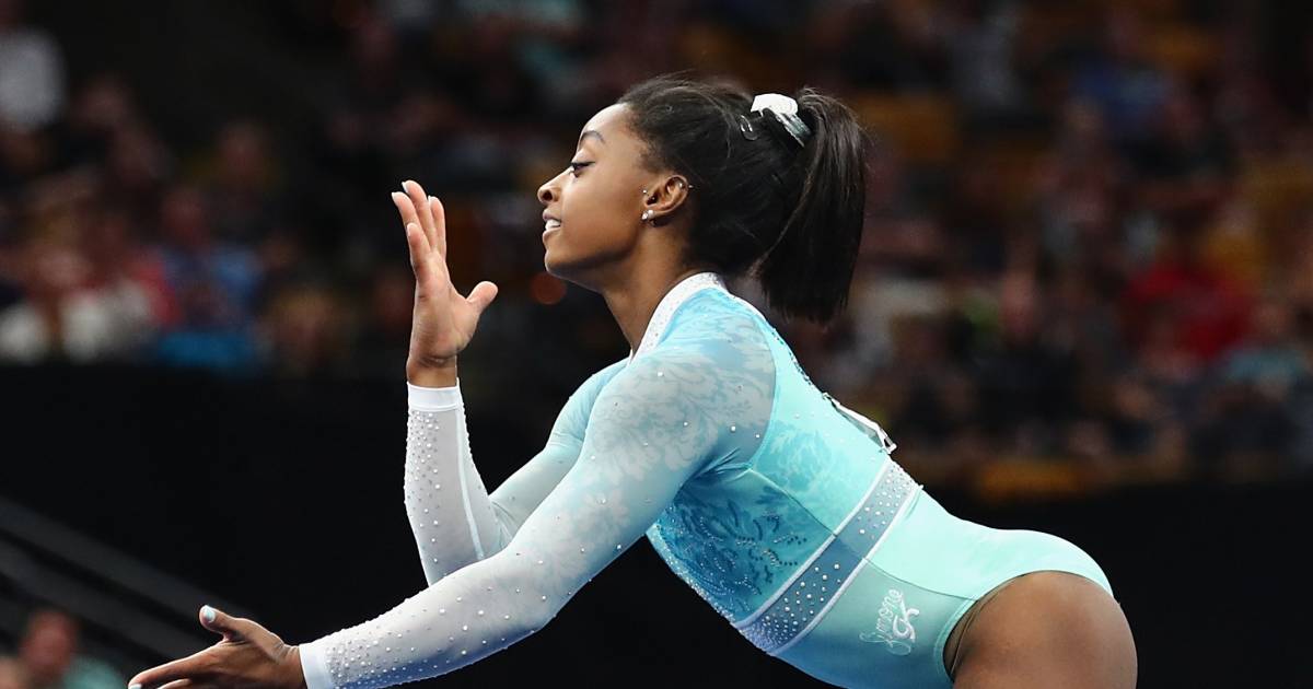 Topturnster Simone Biles staat er meteen bij eerste ...