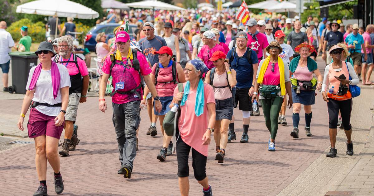 Wandelaar bezwijkt tijdens Vierdaagse, ondanks reanimatie: ‘Hij stortte in elkaar’