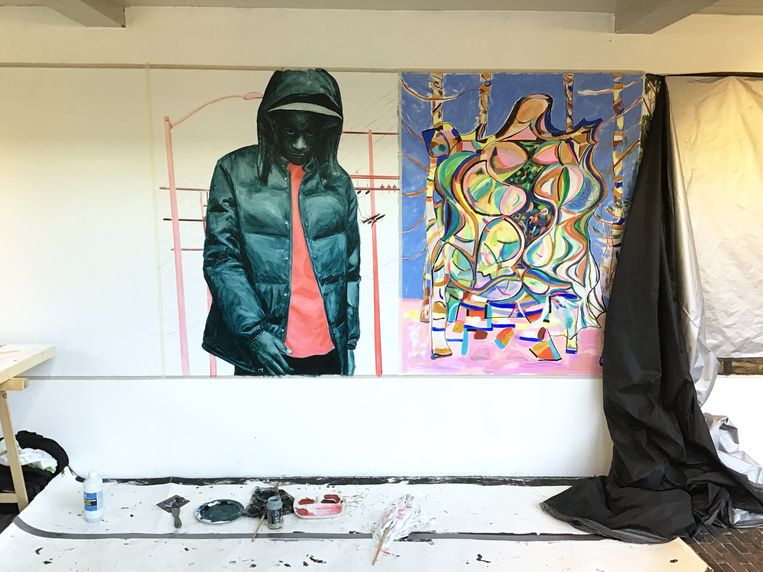 Het werk van Casper Warmoeskerken (links) en Roosmarijn Schoonewelle. Beeld 