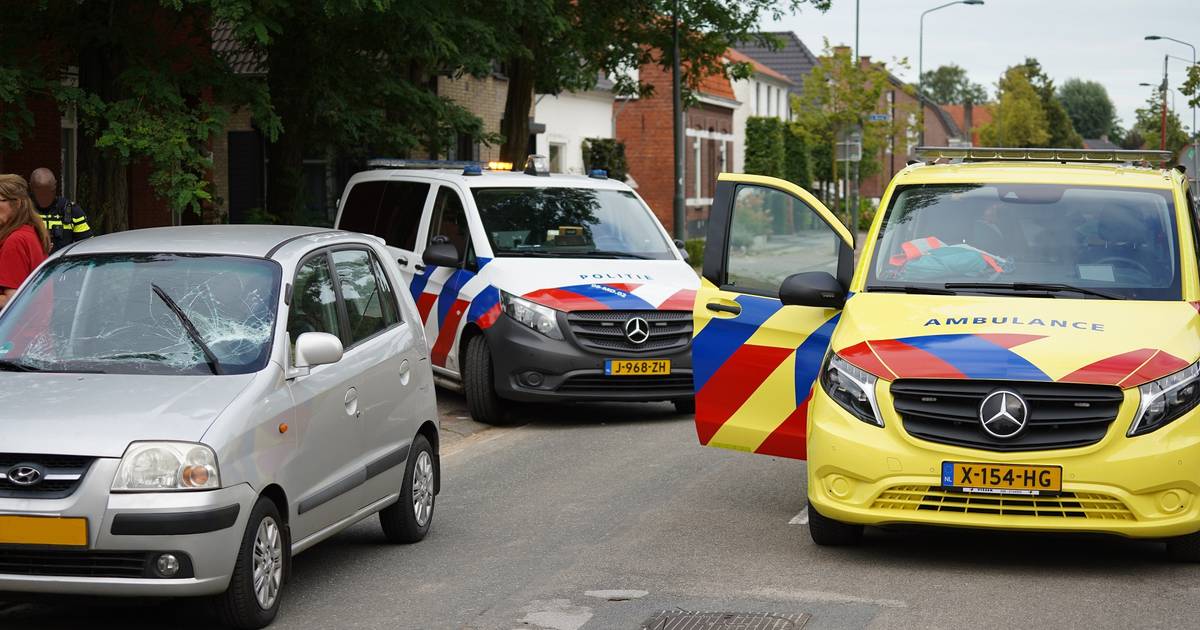 Automobiliste ramt slagboom in Chaam