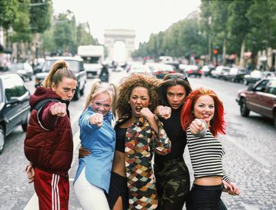 Spice Girls zijn geschokt nadat 27 jaar oud nummer met ondeugende titel op het internet verschijnt: “Het is gênant”