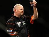 Van Barneveld naar tweede ronde European Darts Open na simpele zege op Sebesta
