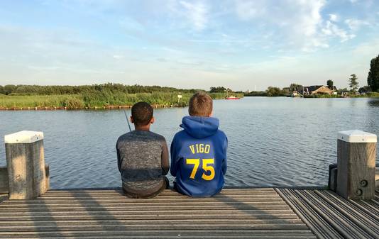 Even vissen in Midden-Delfland.