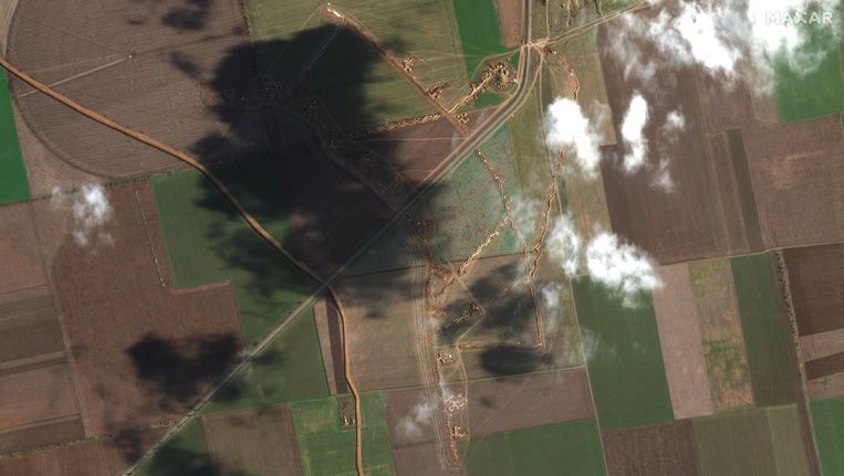 Новые спутниковые снимки показывают слабые места российской обороны в Херсоне
