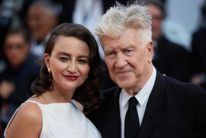 Emily Stofle en David Lynch op het filmfestival in Cannes in 2017.