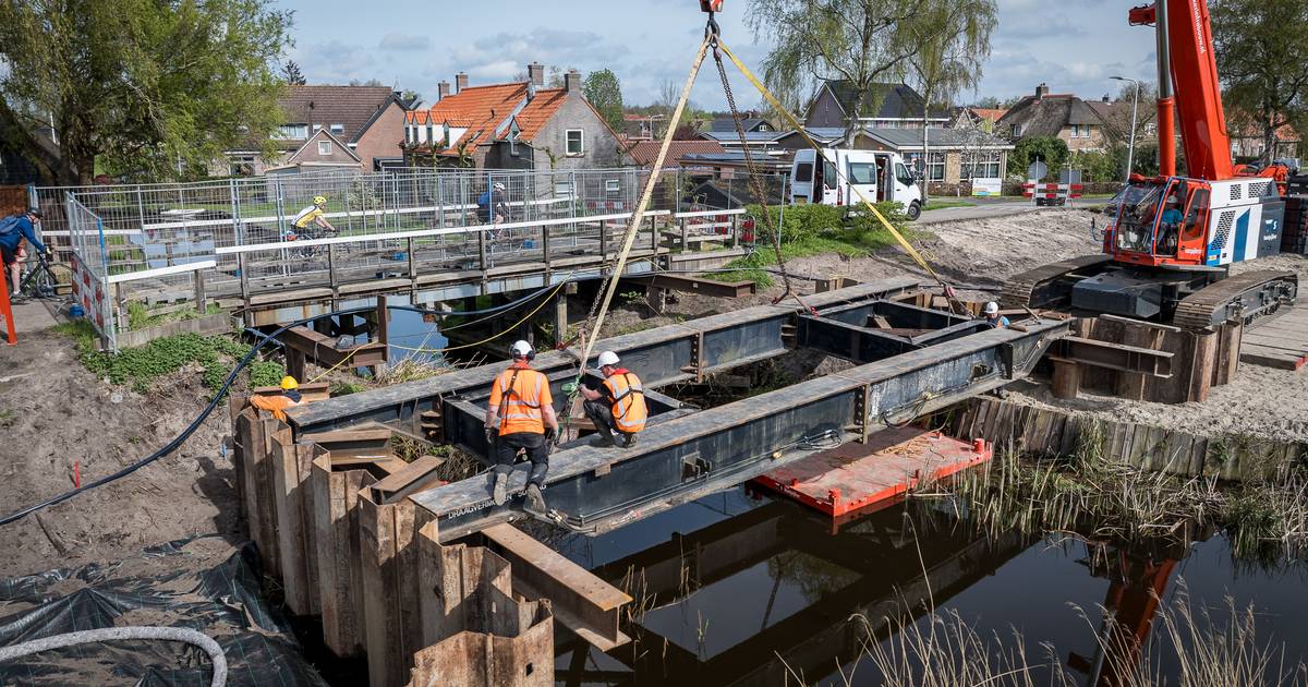 Gespleten dorp Belt-Schutsloot binnenkort weer herenigd door tijdelijke brug