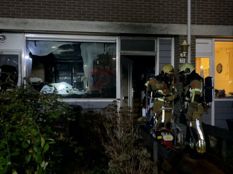 Brandweer met meerdere eenheden aanwezig bij woningbrand Enschede