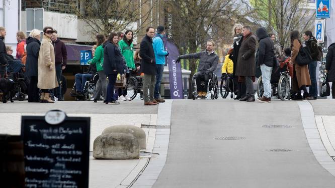 Aan hindernissen geen gebrek voor rolstoelers in Eindhovense binnenstad: ‘Vernieuwd bruggetje is nu nog steiler. Dat verzin je toch niet?’