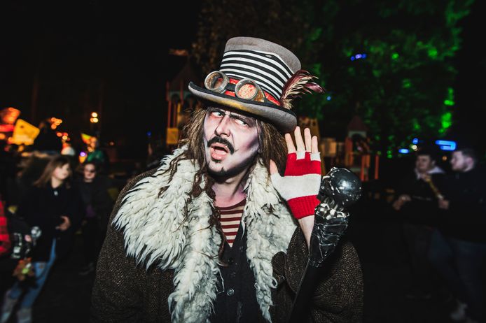 Kenny van Veen als ‘scare actor’ in Walibi Holland. Hij werd vakkundig opgemaakt door Nicole Legué.