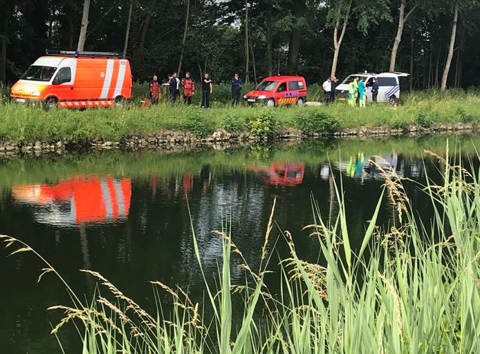 De hulpdiensten werden deze ochtend opgeroepen voor een lichaam dat een fietser had zien drijven in de Vaart in het Vlaams-Brabantse Tildonk (Haacht).