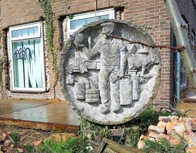 Ongelukje bij sloop Varsseveldse zuivelfabriek: kunstwerk aangezien voor puin en óók gesloopt