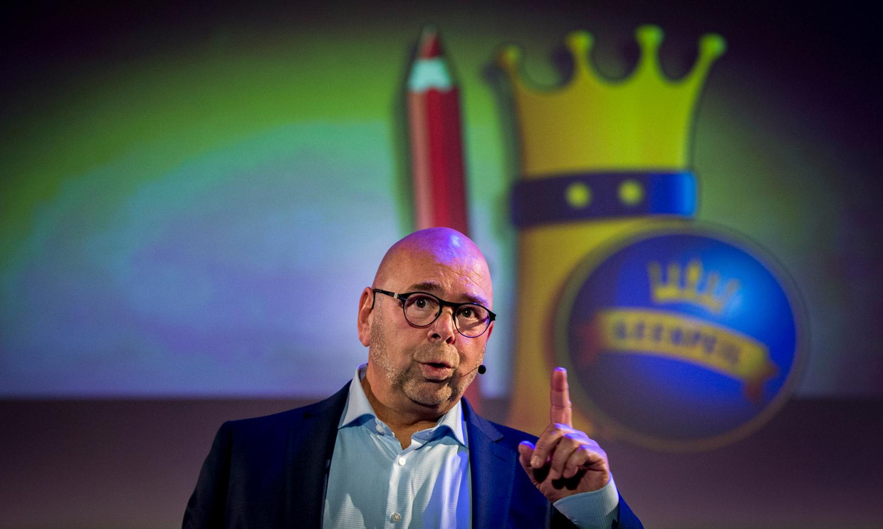 Jan Dijkgraaf wordt gepresenteerd als lijsttrekker voor de nieuwe politieke partij GeenPeil. Beeld anp