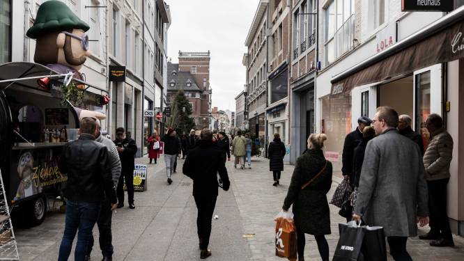 Waar kan je shoppen, parkeren of een hapje eten? Alles wat je moet weten over koopzondag in Hasselt